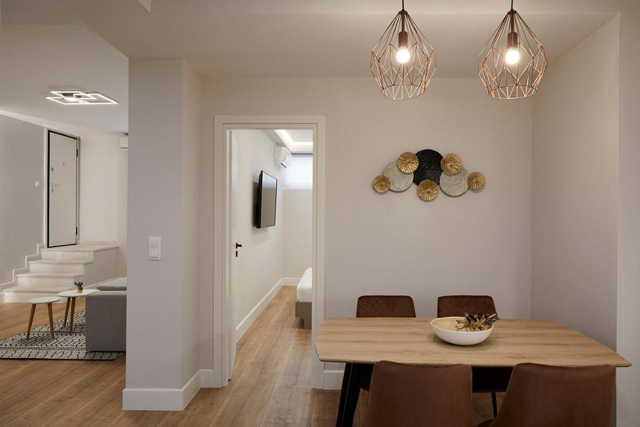 Central & Comfy Apartment 2Mins Walking From Metro Афіни Екстер'єр фото